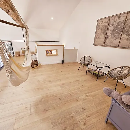 Loft De Magnac, Spacieux Et Moderne * Magnac-sur-Touvre