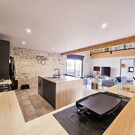 Loft De Magnac, Spacieux Et Moderne