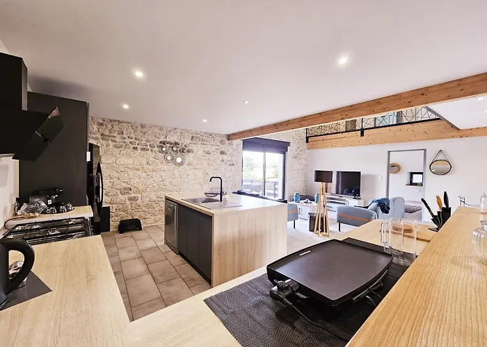 Loft De Magnac, Spacieux Et Moderne